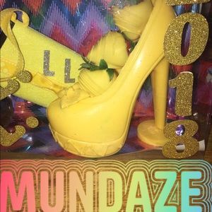 Meet your Posher, Felicia